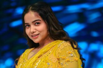 Manisha Rani Opens the Doors to Her Dream Home ‘Aangan’: Inside the ₹5 Crore Mumbai Residence 24 26 08 05 170340 Manisha Rani poses inside her new Mumbai home, Aangan.