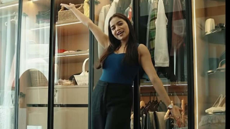 Manisha Rani Opens the Doors to Her Dream Home ‘Aangan’: Inside the ₹5 Crore Mumbai Residence 13 uio Elegant Living Room Inspired by Comfort